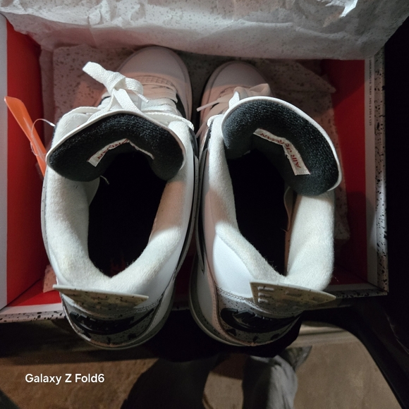 Jordan 4 Retro OG white Cement 2025 - Picture 6 of 10